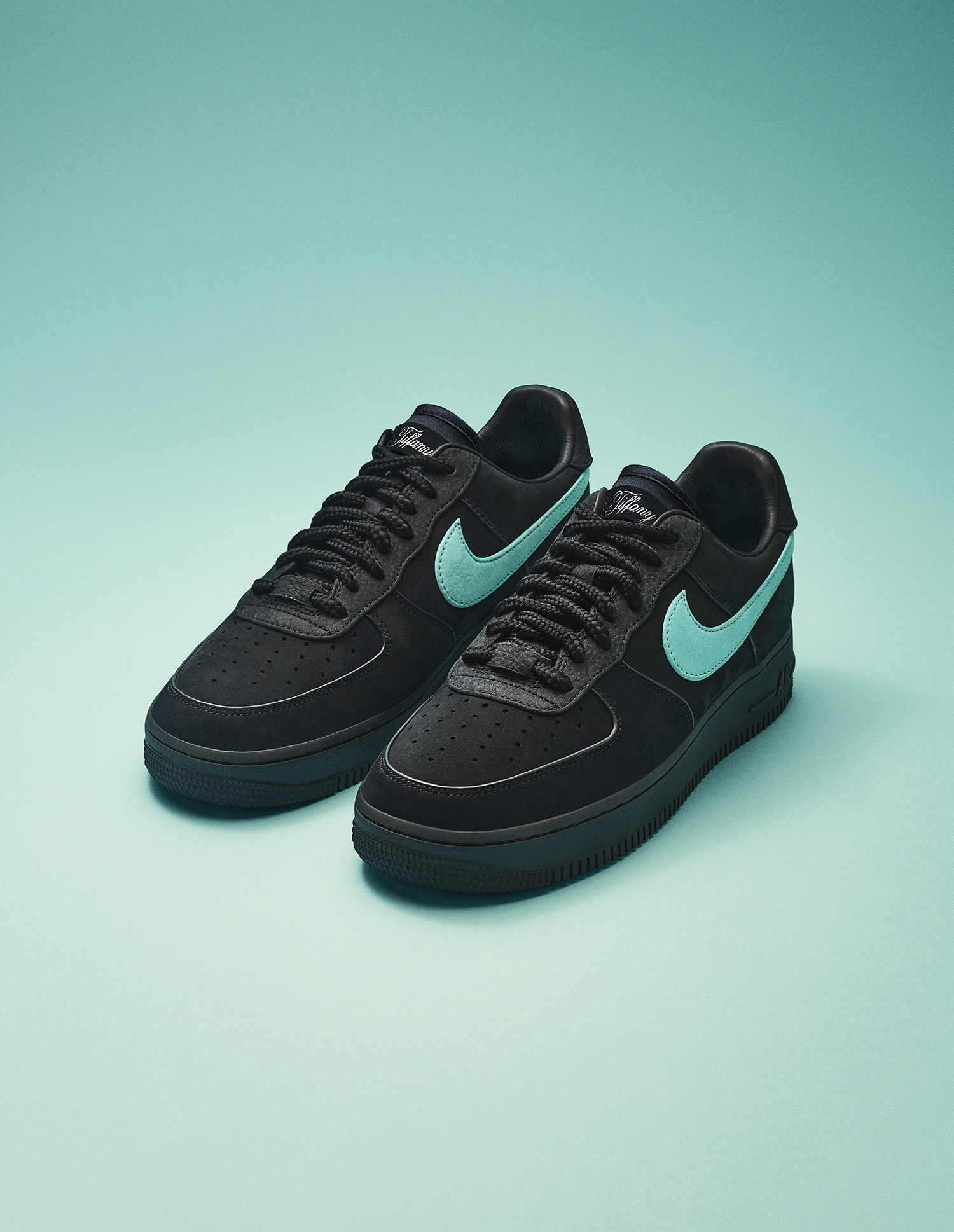 TIFFANY  CO. × NIKE COLLABORATION SWAG HOMMES