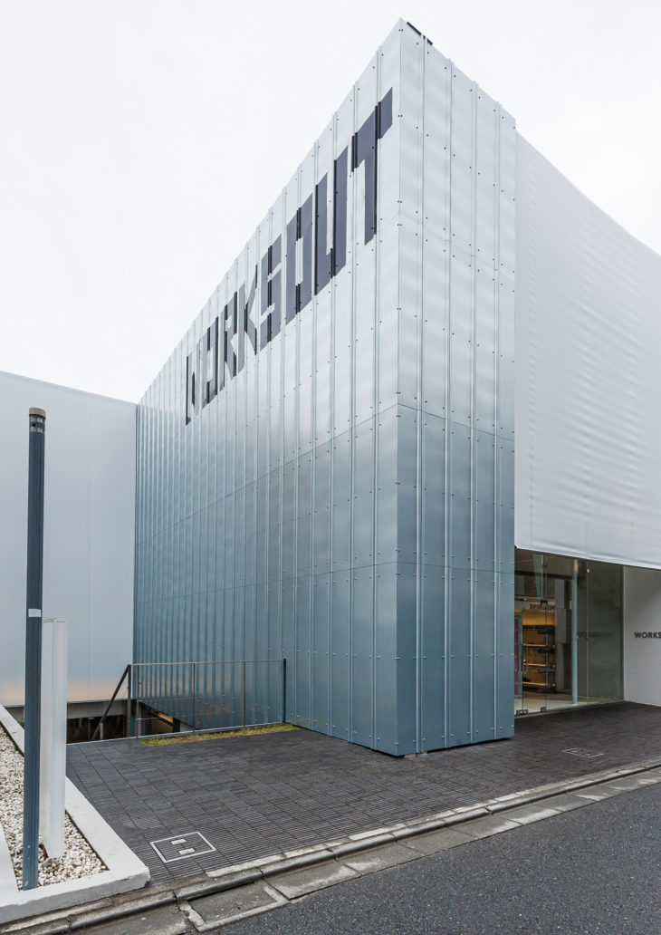 WORKSOUT AOYAMA<br />
FLAGSHIP STORE<br />
NEW OPEN